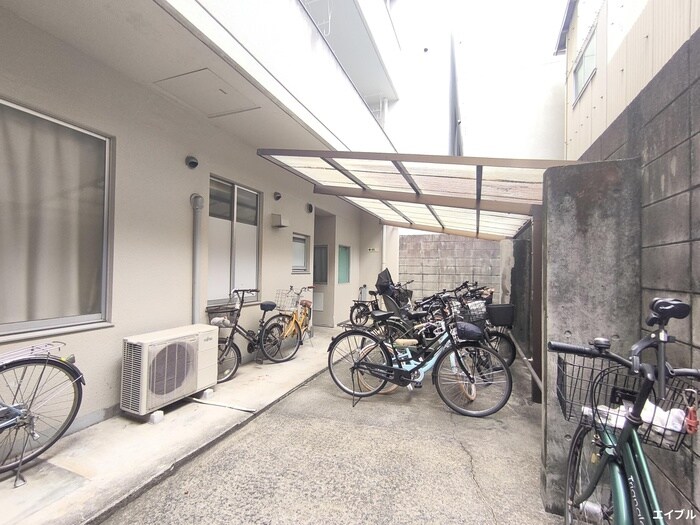 物件外観写真5　(駐輪場)