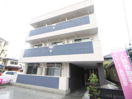 サウザンドグラス外観写真