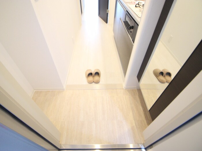 物件内観写真16　(玄関)