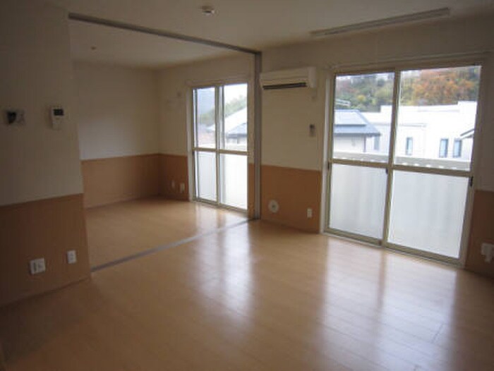 物件内観写真5　(居室)