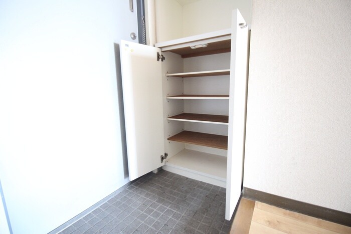 物件内観写真13　(靴箱)