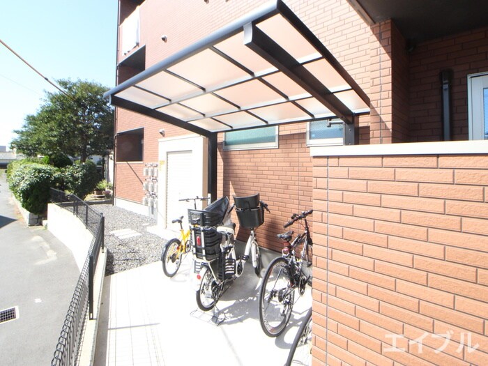 物件外観写真3　(駐輪場)