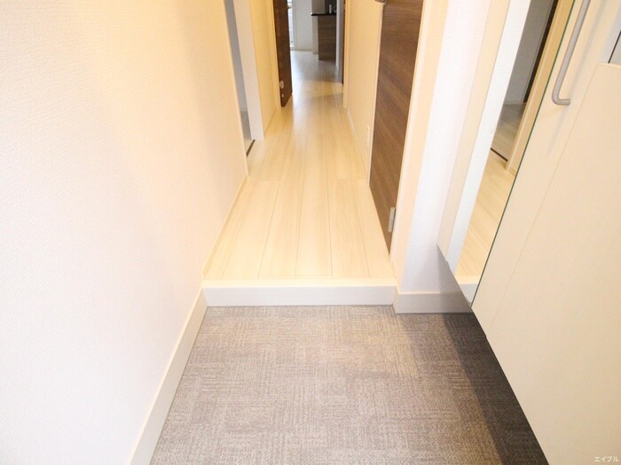 物件内観写真14　(玄関)