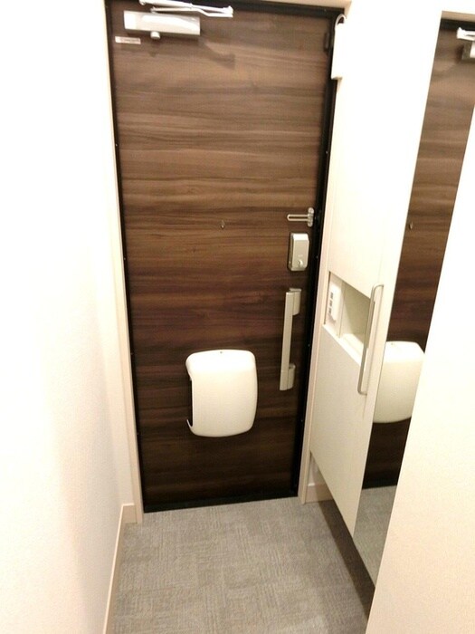物件内観写真15　(玄関)