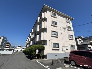 新納マンション外観写真