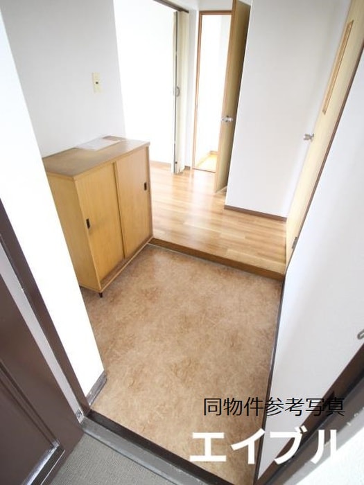 物件内観写真15　(玄関)