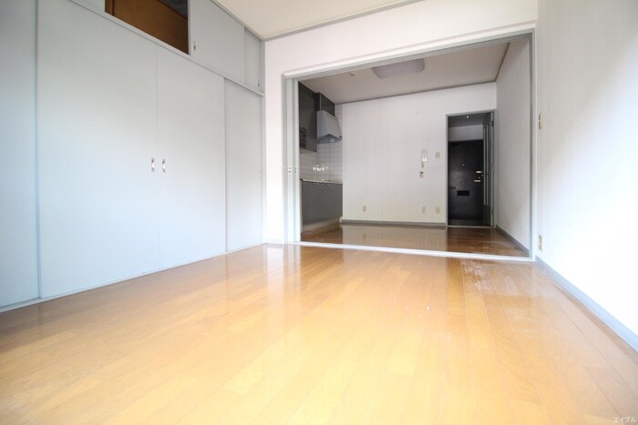 物件内観写真8　(居室)