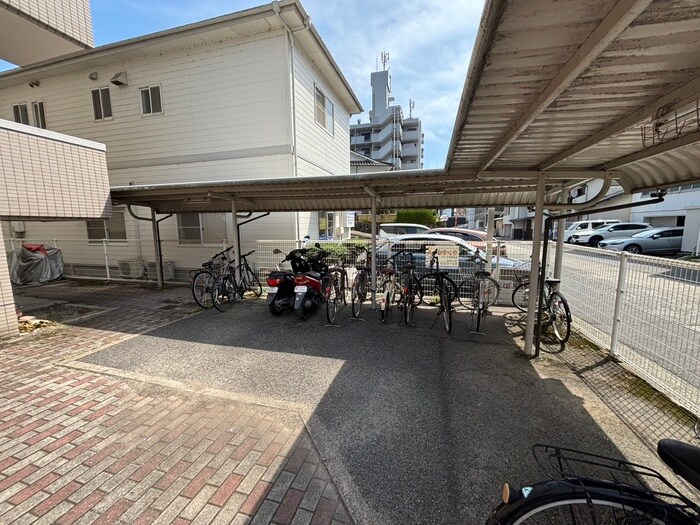 物件外観写真6　(駐輪場)