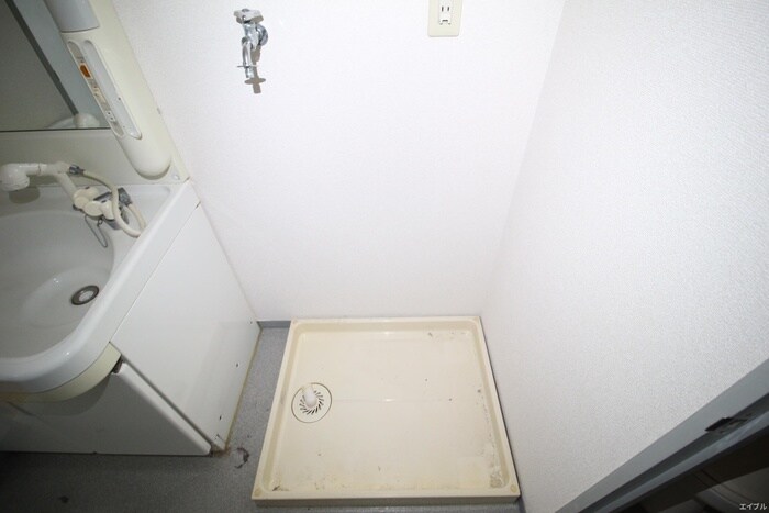 物件内観写真15　(洗濯機置場)