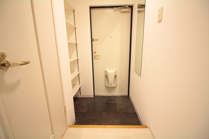 物件内観写真17　(玄関)