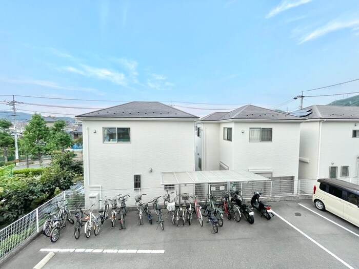 物件内観写真16　(室内からの展望)