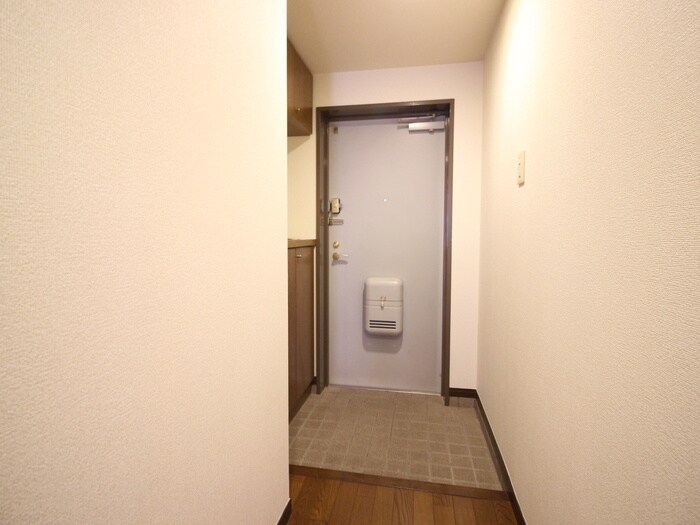 物件内観写真13　(玄関)