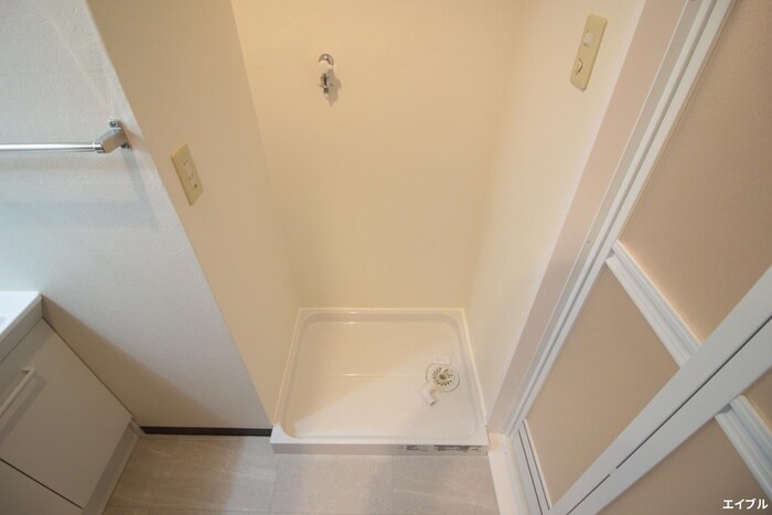 物件内観写真17　(洗濯機置場)