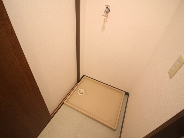 物件内観写真17　(洗濯機置場)