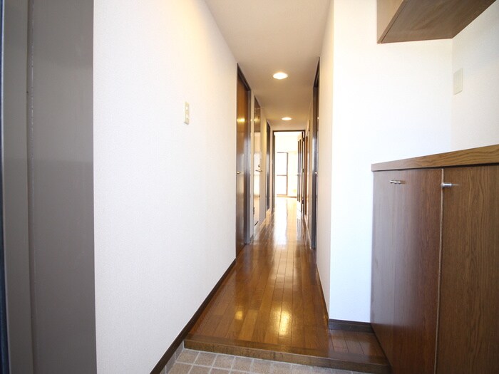 物件内観写真18　(廊下)