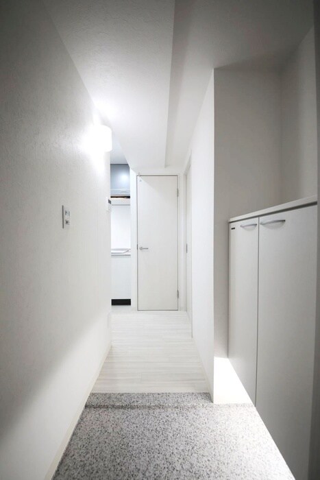 物件内観写真9　(玄関)