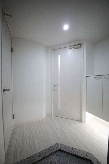 物件内観写真15　(玄関)