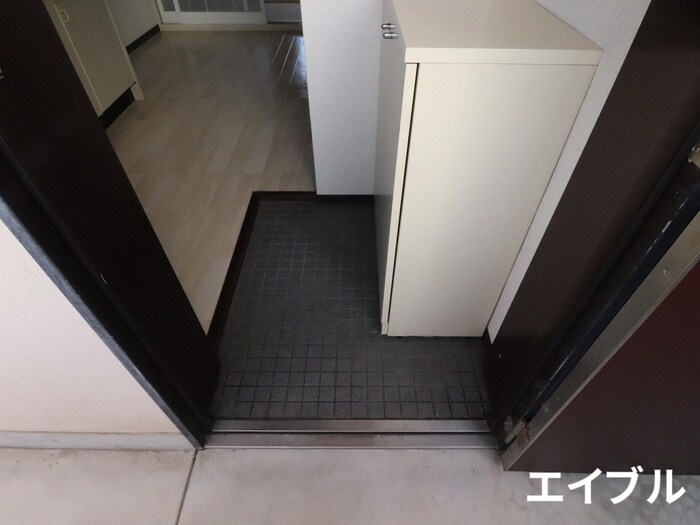 物件内観写真10　(玄関)