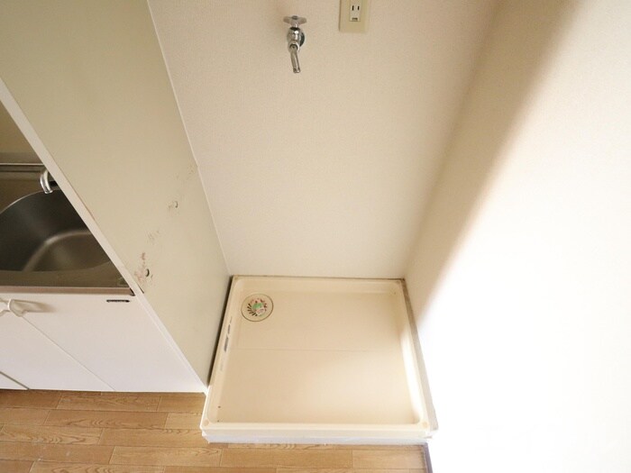 物件内観写真12　(洗濯機置場)