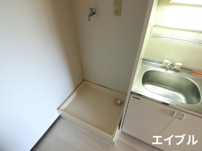 物件内観写真13　(洗濯機置場)