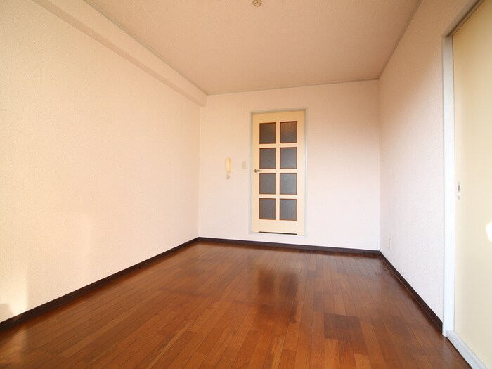 物件内観写真4　(居室)