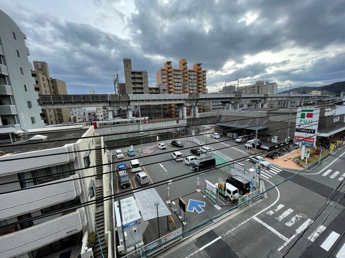 物件内観写真15　(室内からの展望)