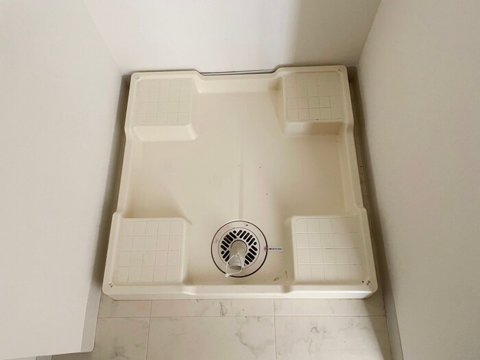 物件内観写真16　(洗濯機置場)