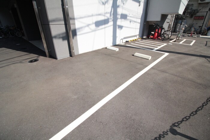 物件外観写真5　(駐車場)