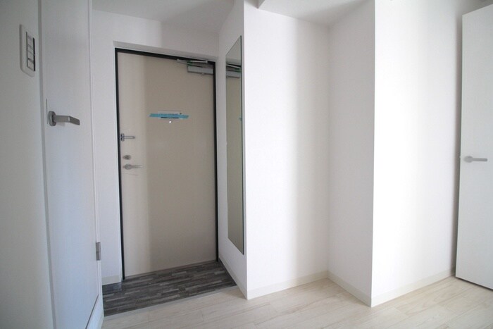 物件内観写真13　(玄関)