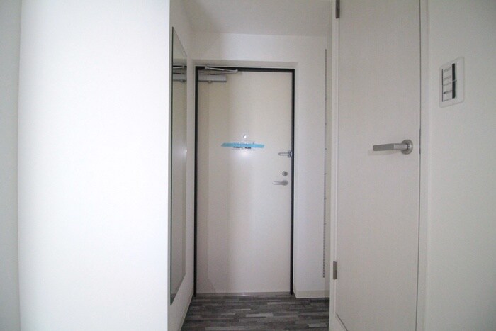 物件内観写真13　(玄関)