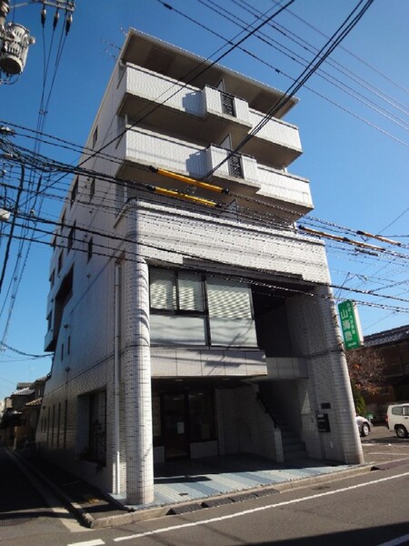 セブンイン外観写真