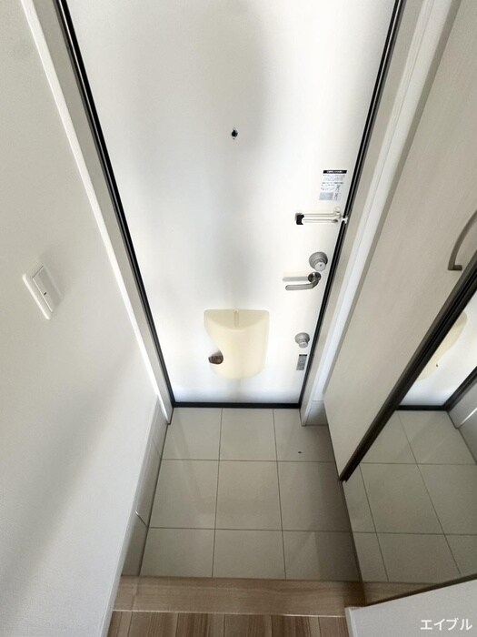 物件内観写真13　(玄関)