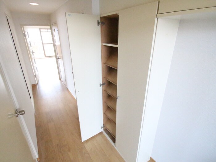 物件内観写真14　(靴箱)