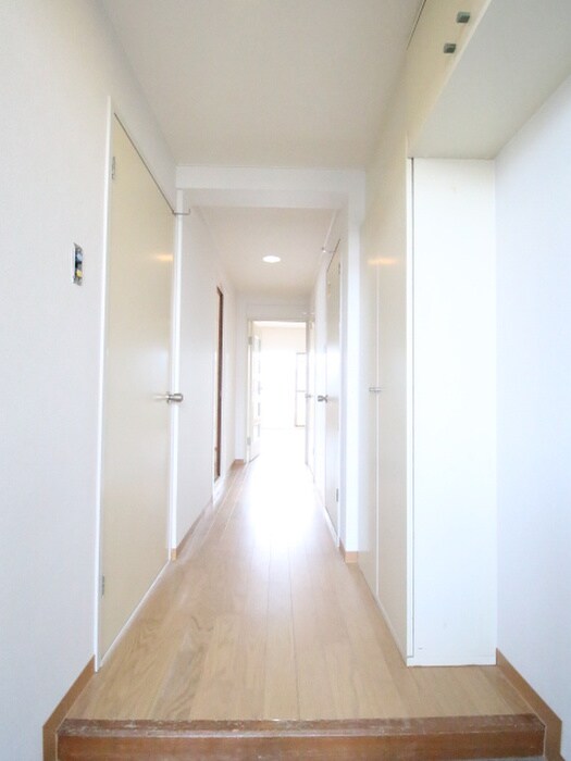 物件内観写真17　(廊下)