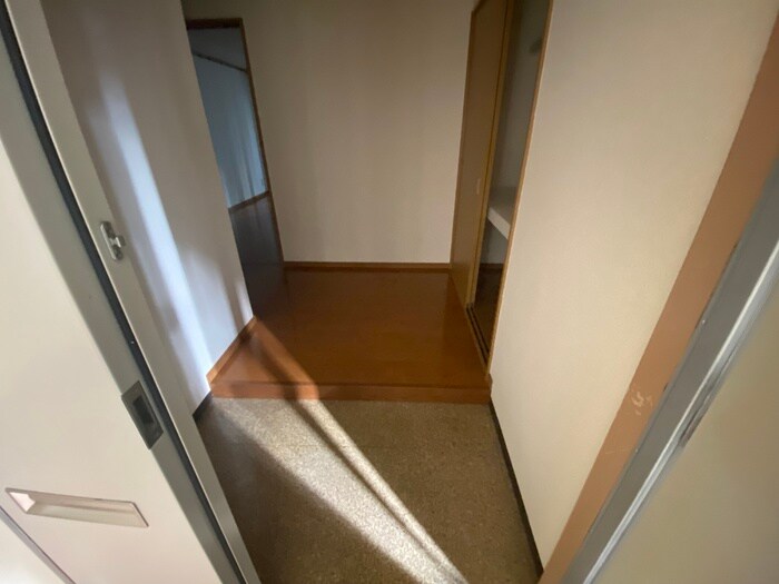 物件内観写真15　(玄関)