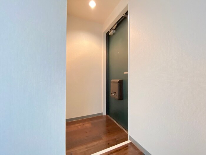 物件内観写真16　(玄関)