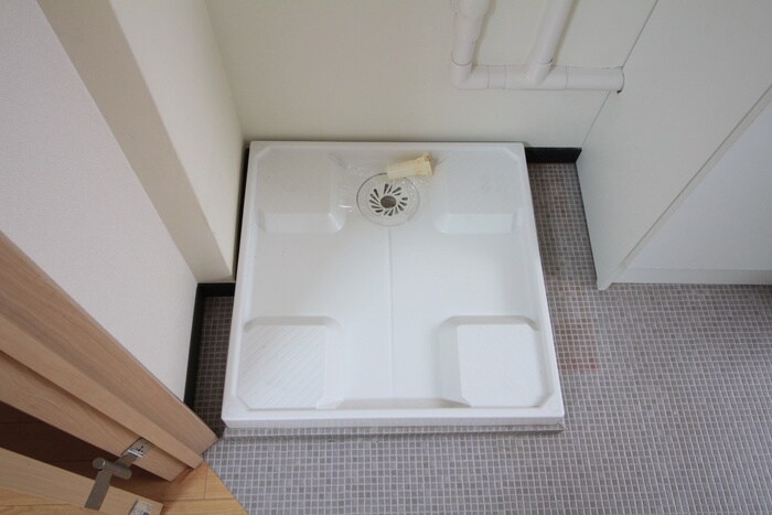 物件内観写真16　(洗濯機置場)