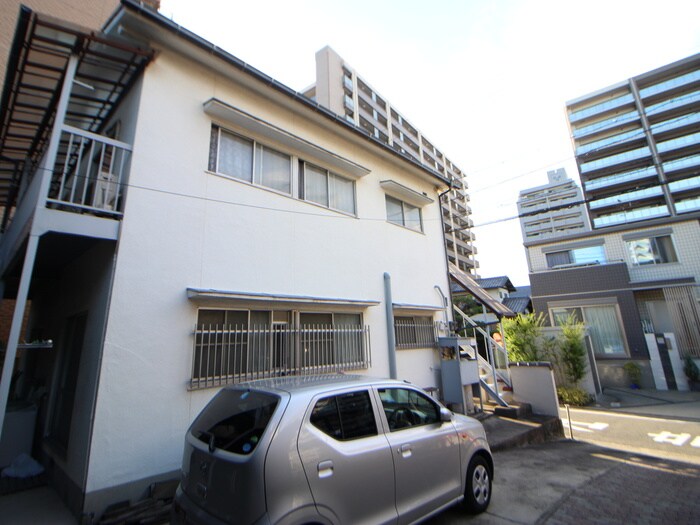 物件外観写真2　(駐車場)