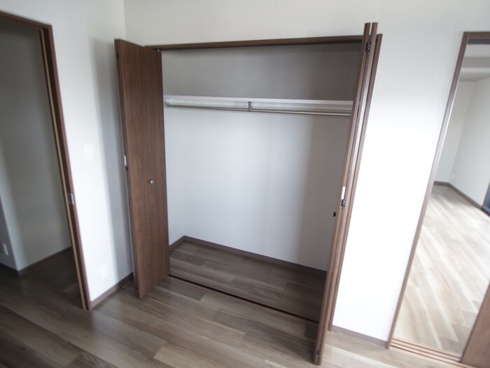 物件内観写真12　(収納)