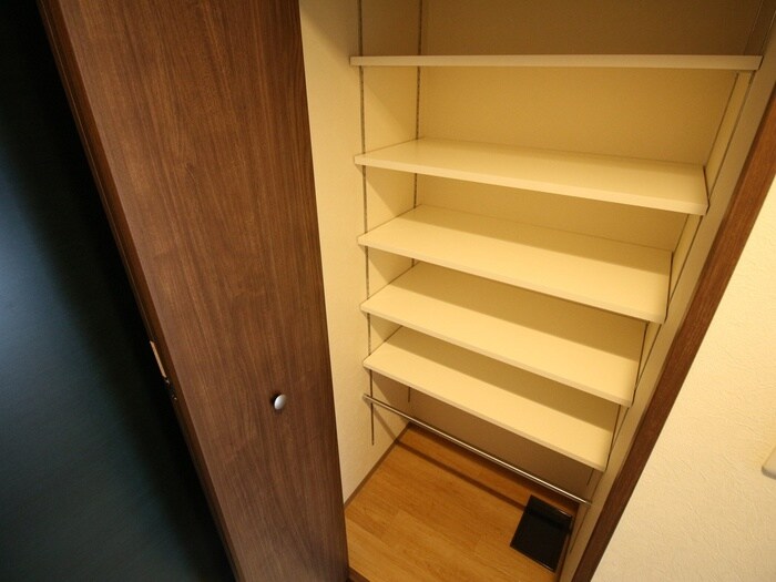 物件内観写真13　(靴箱)