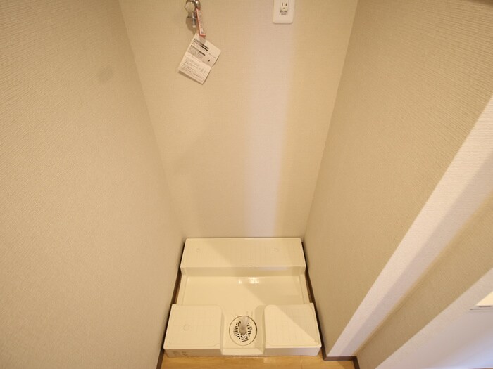 物件内観写真16　(洗濯機置場)