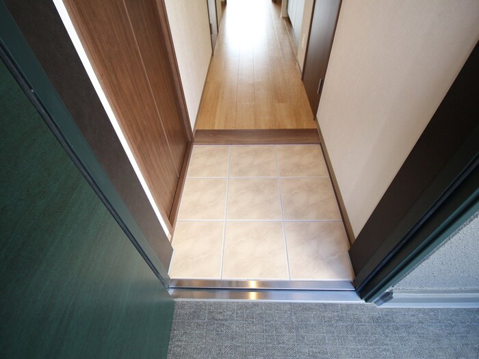 物件内観写真17　(玄関)