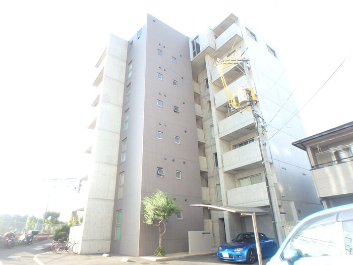 物件外観写真2　(駐車場)