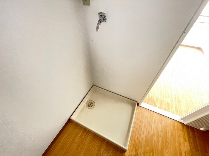 物件内観写真13　(洗濯機置場)