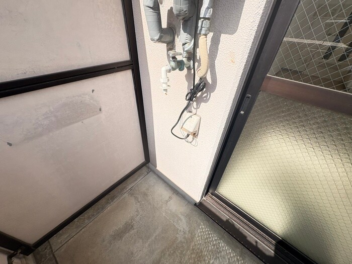 物件内観写真16　(洗濯機置場)