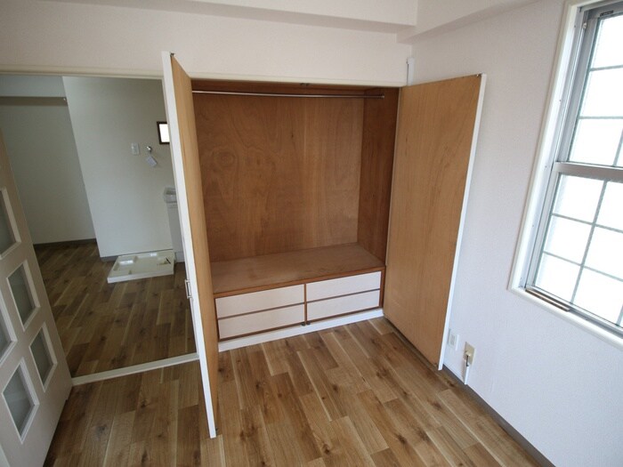 物件内観写真12　(収納)