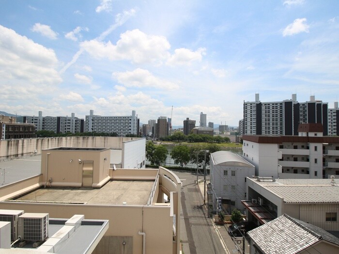 物件内観写真14　(室内からの展望)