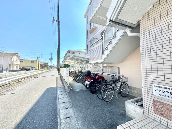 物件外観写真3　(駐輪場)