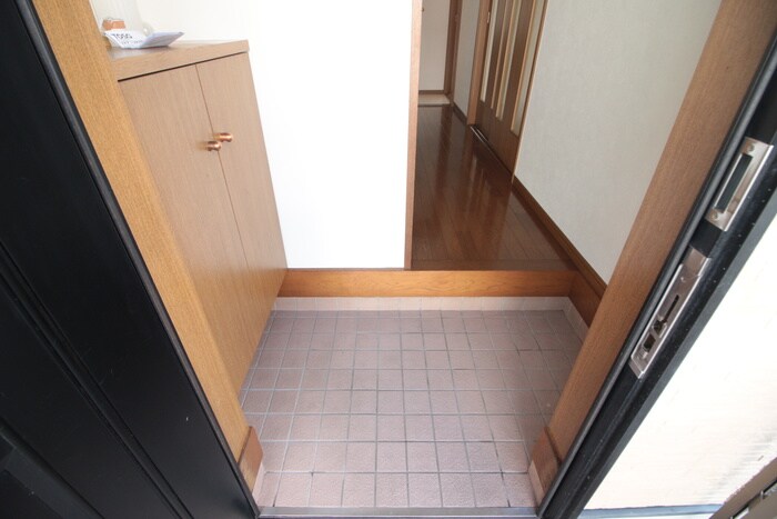 物件内観写真13　(玄関)