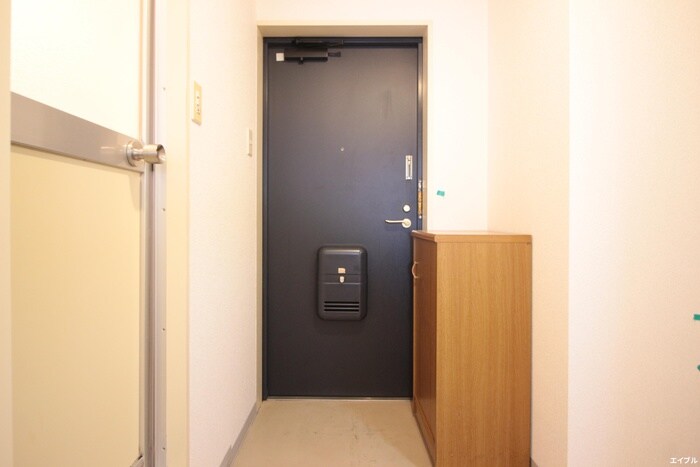 物件内観写真13　(玄関)